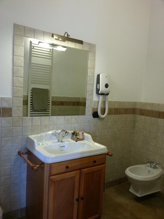 La Locanda Di San Biagio Bolzaneto Room photo